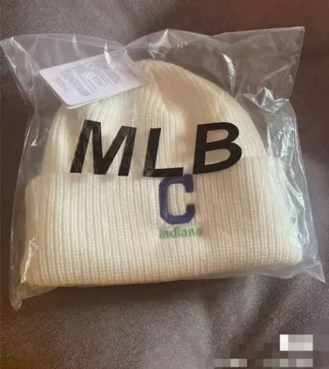 捡漏啦米色的MLB针织帽全新未开封 便宜...
