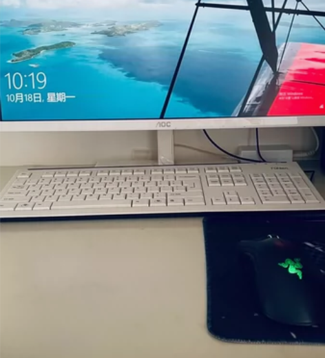 出一台台式电脑,有需要联系我 玩lol,原...