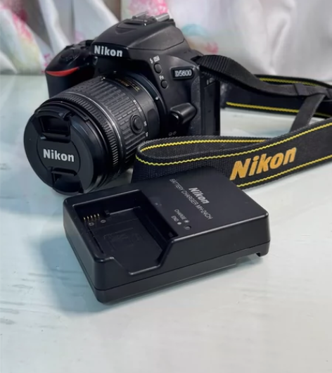 尼康D5600机身+原装尼康18-55mm...