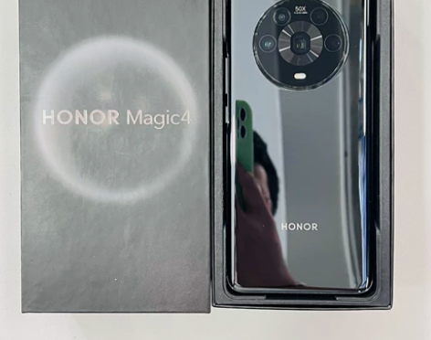 型号：荣耀  Magic   4 内存：8...