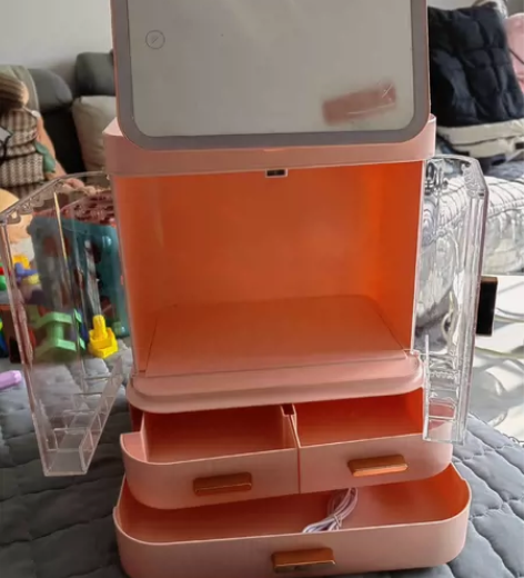 化妆品收纳盒桌面收纳盒，10元，仅限北京自...