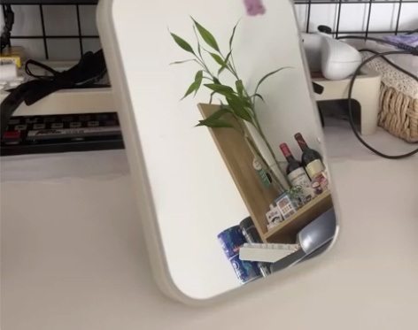 闲置桌面小镜子，顺便随机附送一些可爱的桌面...