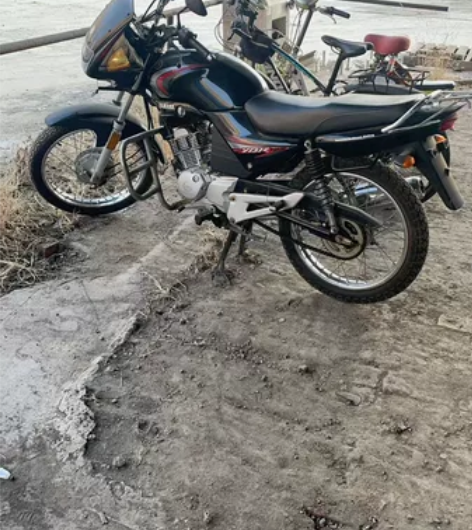 雅马哈天剑,全新摩托跑了900公里,当时结...