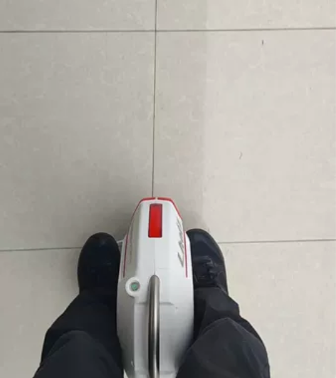 禧玛电动平衡车,99新,功能正常,充电正常...