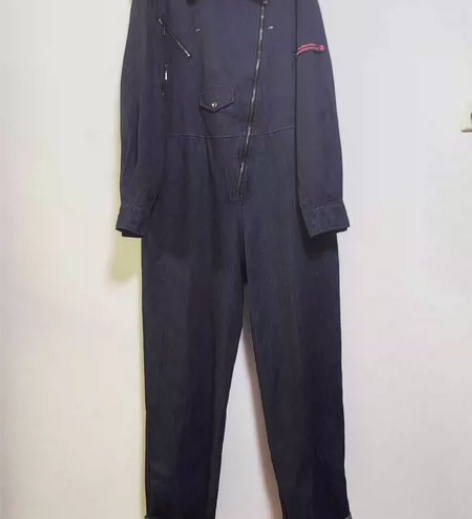 出闲置清衣柜,超酷的工装风牛仔连体裤,斜拉...