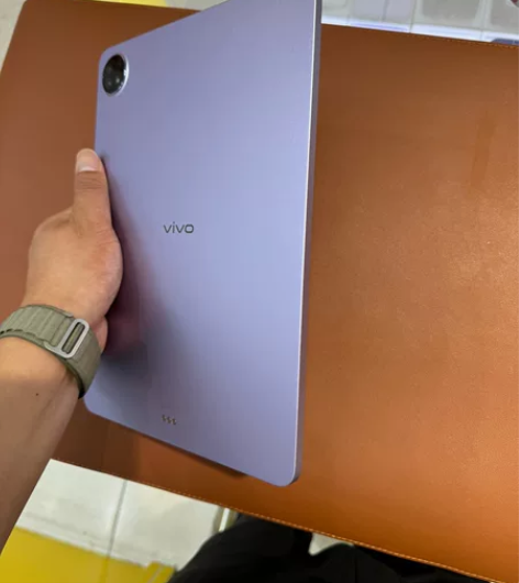 出售vivo pad 2 8256G 外观...