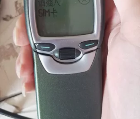 诺基亚7110 大脸猫 外观还可以 插...
