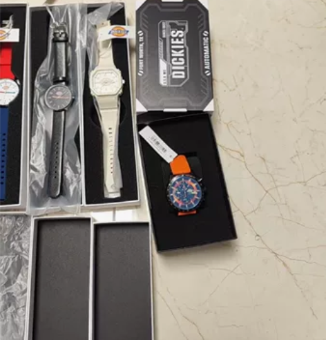 Dickies石英手表,男女款都有,一表一...