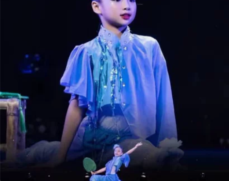 儿童我和月亮说句悄话演出服童忆舞蹈服扇凳子...