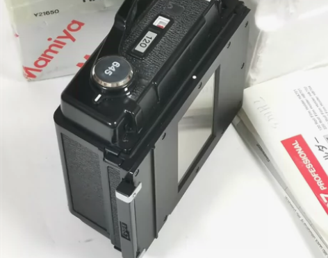 玛米亚RB67的645后背一个,就是图上的...