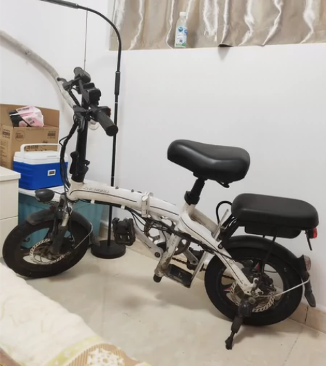 正步折叠电动车，电池被偷了只剩车架，铝合金...