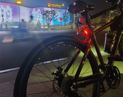 沃雷顿红日300,骑了半个月。 感兴趣的话...