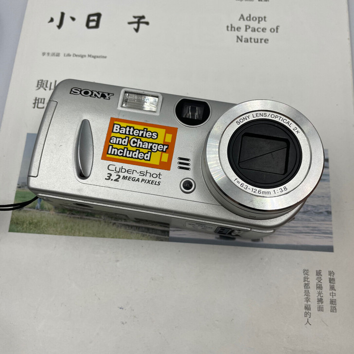 索尼Sony P52