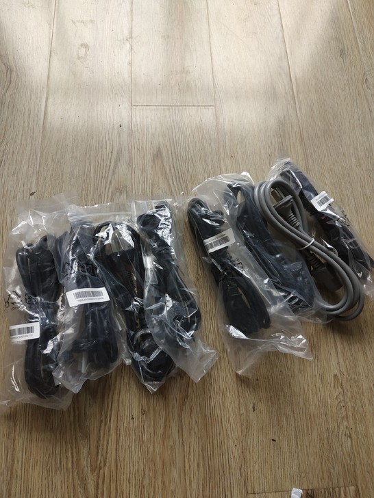 【橙子小路】全新品牌电脑电源线，一共8根，...