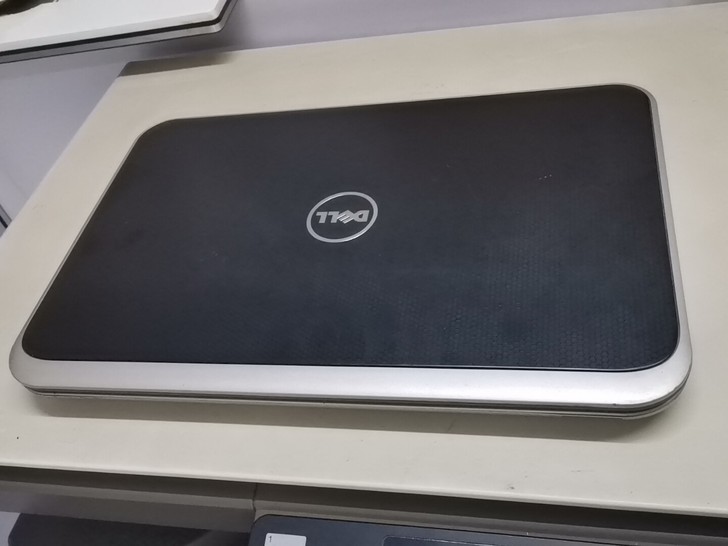 Dell 7520笔记本电脑