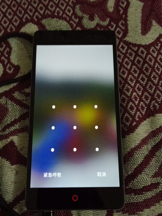 努比亚Nx512J,开机屏好,有屏幕锁,解...