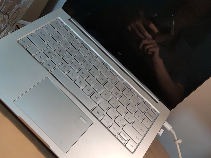 小米air 13.3，i7顶配，256G的...