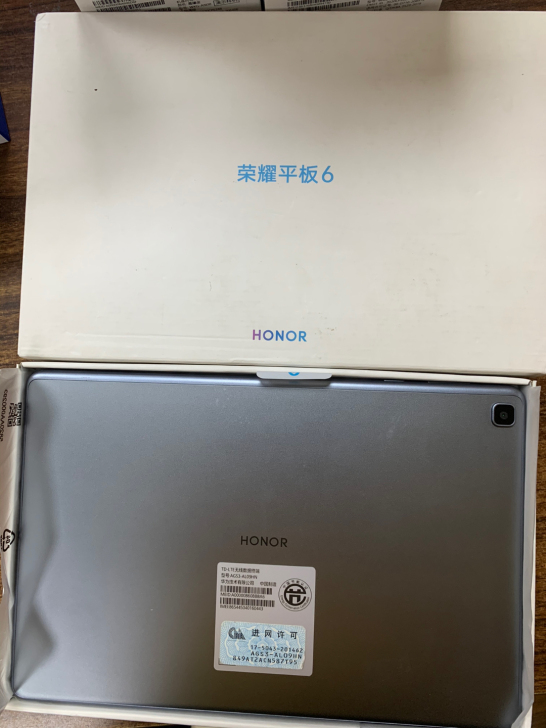 品牌型号 荣耀平板6，4+64，插卡版