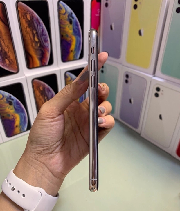 女生自用的苹果iPhone x白 256g...