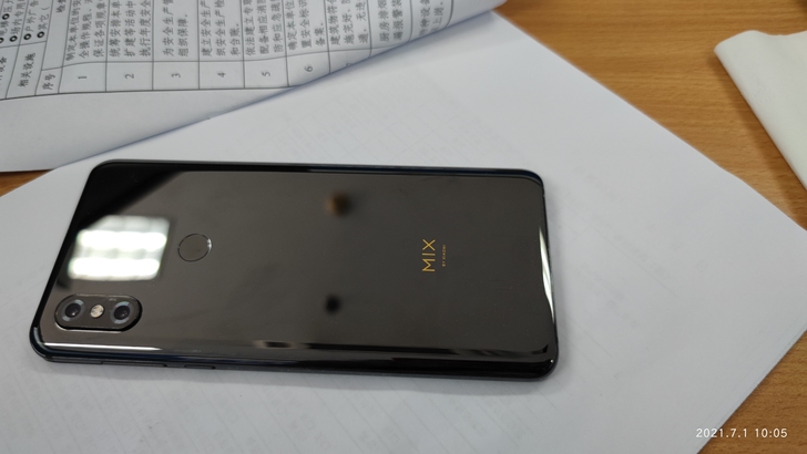 小米手机mix3 ， 8+128的，黑色