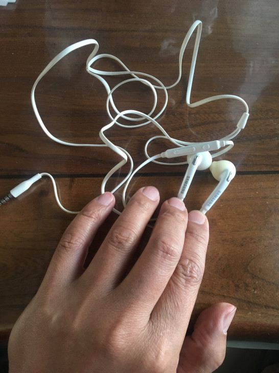 三星原装耳机，没用过，放了几年，功能完好，...