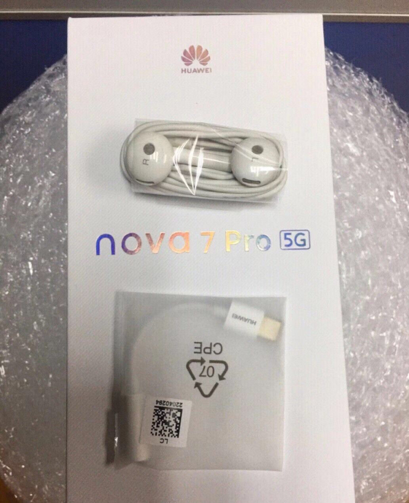 全新 转让一套华为nova7pro原装耳...
