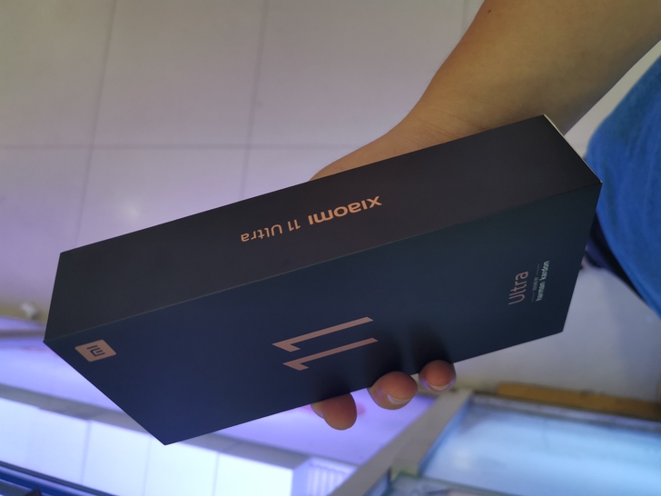 小米11ultra 12+256！仅仅拆封...