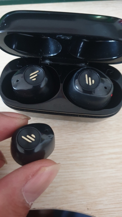 漫步者蓝牙耳机!当时有个耳机掉车里以为没了...