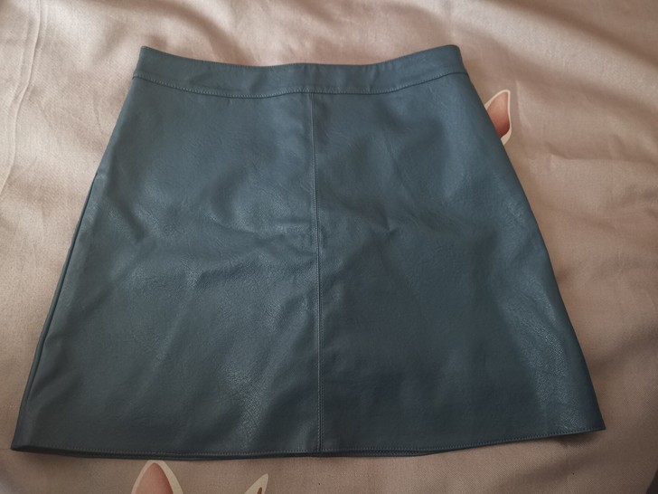 蓝色皮短裙,皮质软