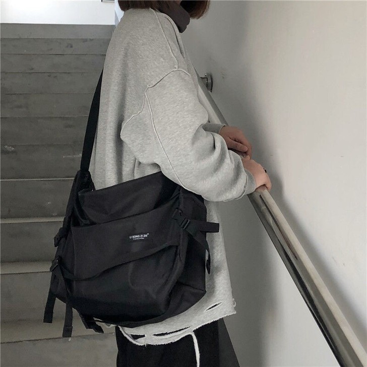 2021新款潮牌斜挎包男女街头嘻哈原宿机能...