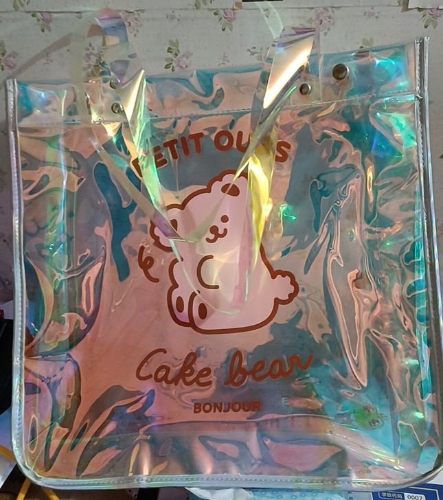 Milkjoy镭射小熊手提包透明可爱沙滩包...