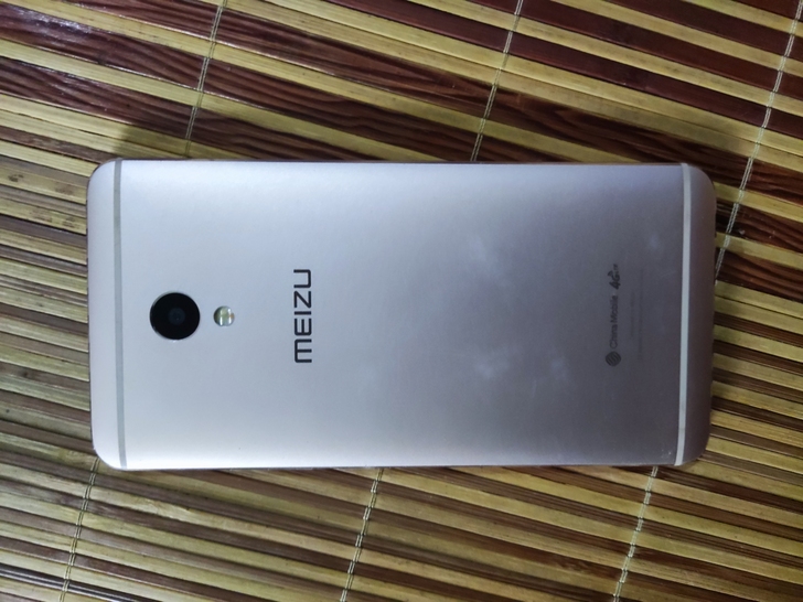 魅蓝e 3+32内存,正常使用