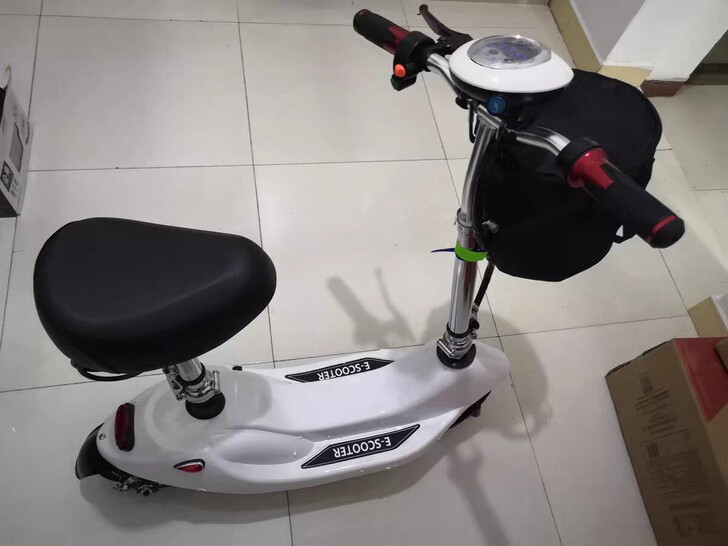 小型电动折叠迷你代步滑板车,轻便携带,短距...