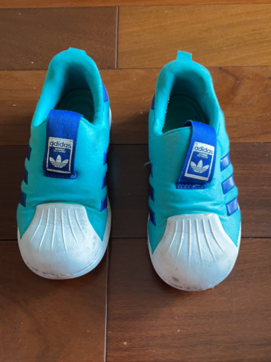 adidas运动鞋27码，成色见照片，售出...