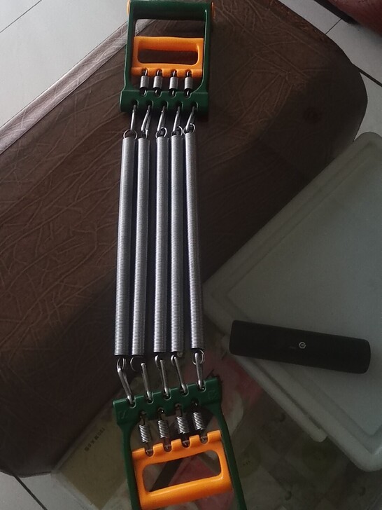 闲置两用拉力器、握力器,有意者私聊