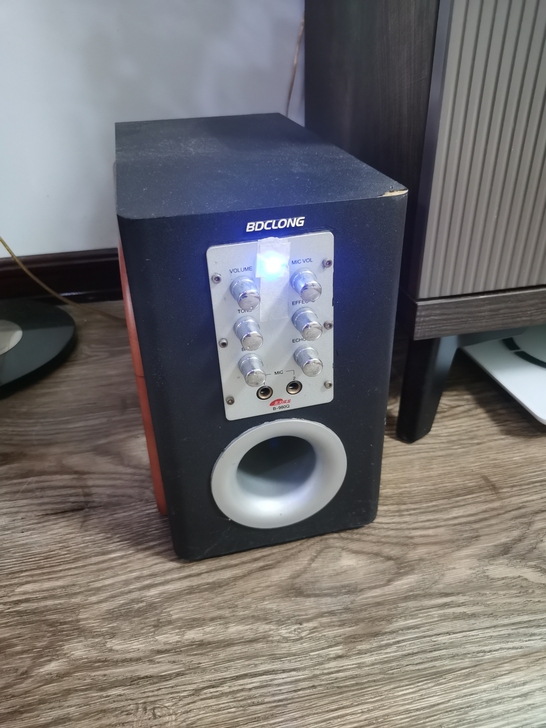电脑外接低音音响，低音效果杠杠的，一套，照...