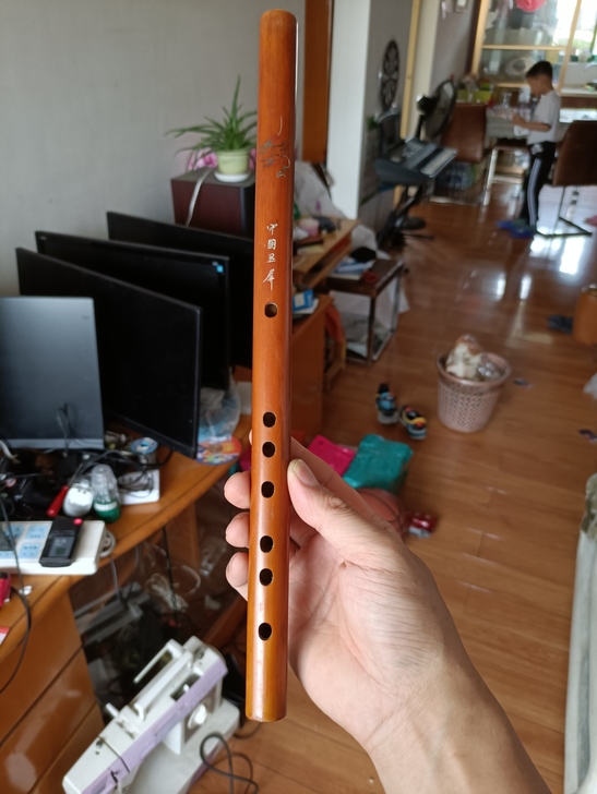 乡下收来一支老玉屏笛子。成色自定见图售出不退