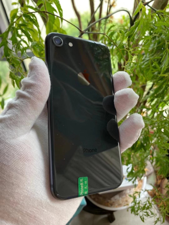 苹果iPhone 8  64g  无锁