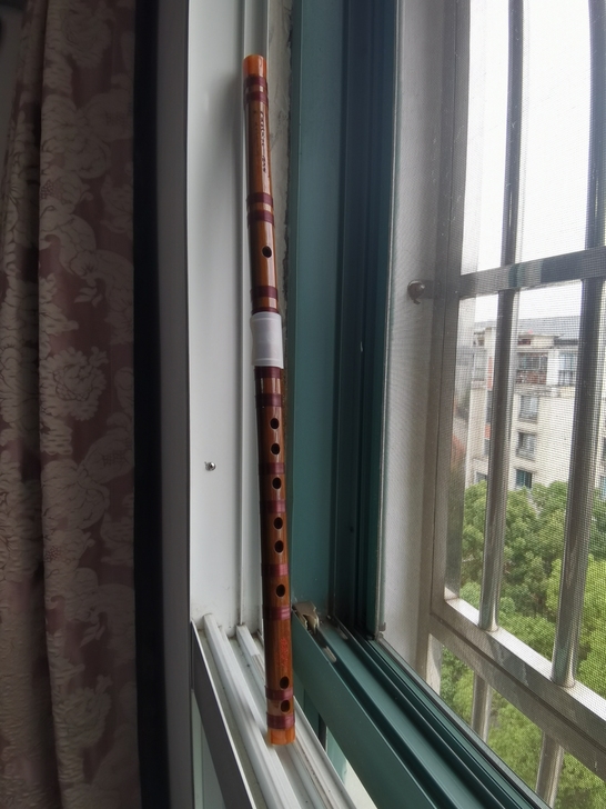 九成新苦竹笛，D调、E调各一根。笛子太多，...