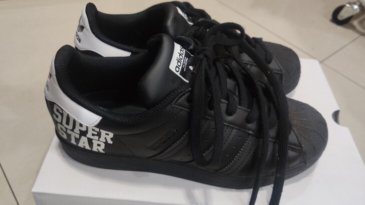 Adidas阿迪达斯三叶草