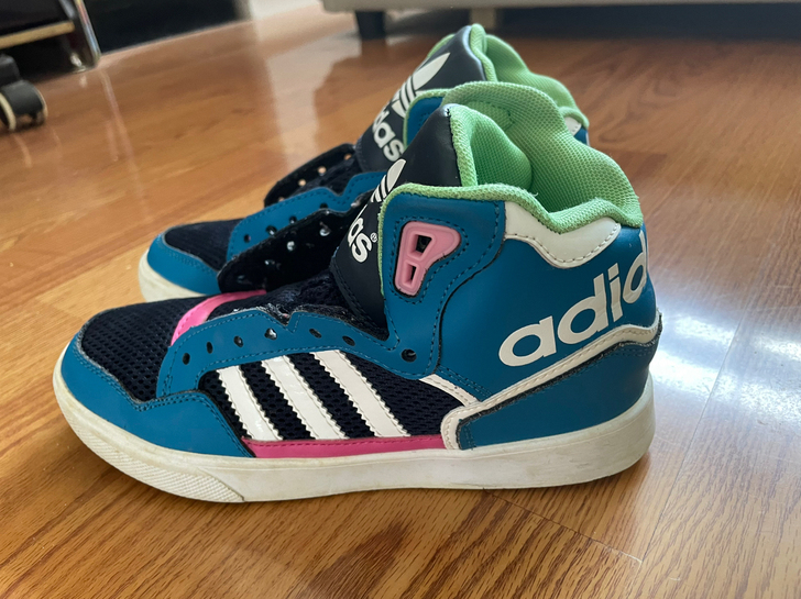 adidas 阿迪三叶草 运动鞋  37码
