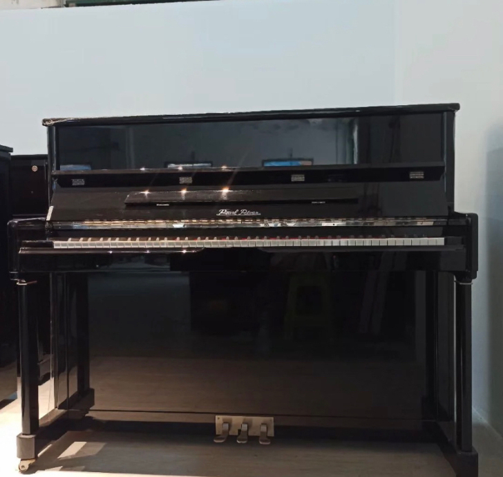 珠江钢琴,型号为P2,9成新