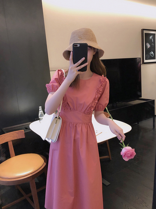 温柔风粉色连衣裙女夏法式甜美收腰气质长款初...