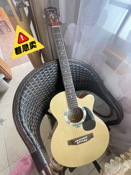 特价秒杀！！！木吉他 适合新手 琴身挺新的...
