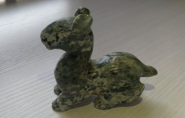 旧玉 古兽 镇纸玉质古兽,皮壳经特殊处理仿...
