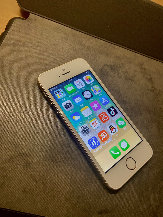 iPhone5s苹果5代5s二手95新手机...
