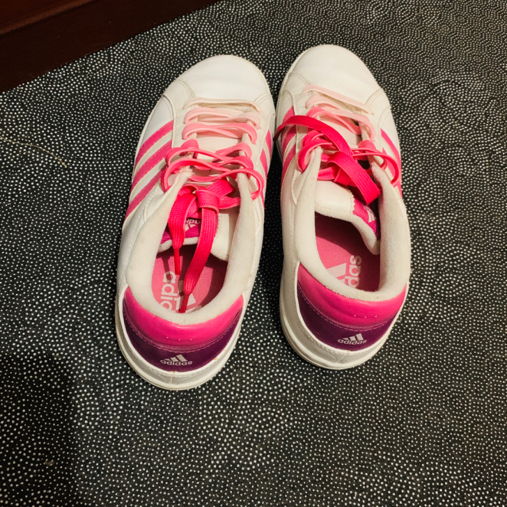 阿迪达斯女鞋正品