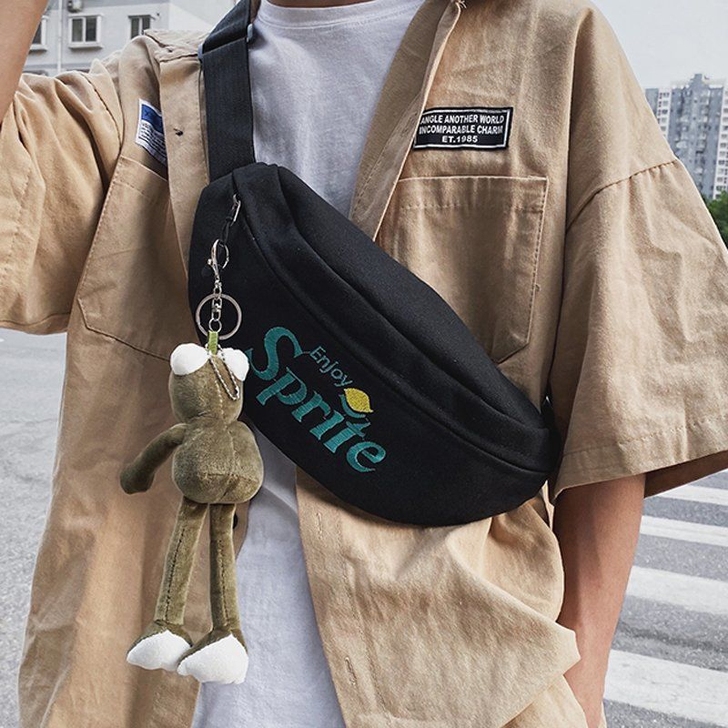 潮牌胸包男ins超火小包学生运动腰包潮流帆...