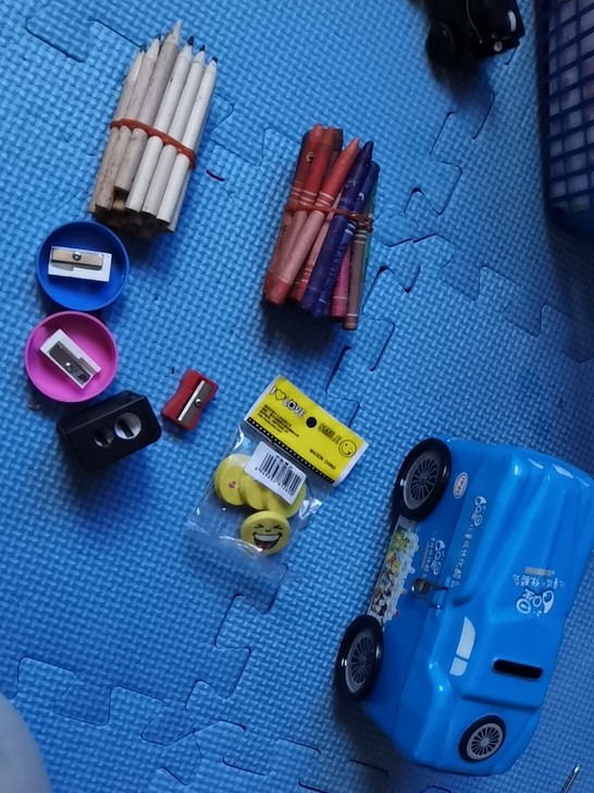 转笔刀橡皮卡车彩色铅笔文具盒
