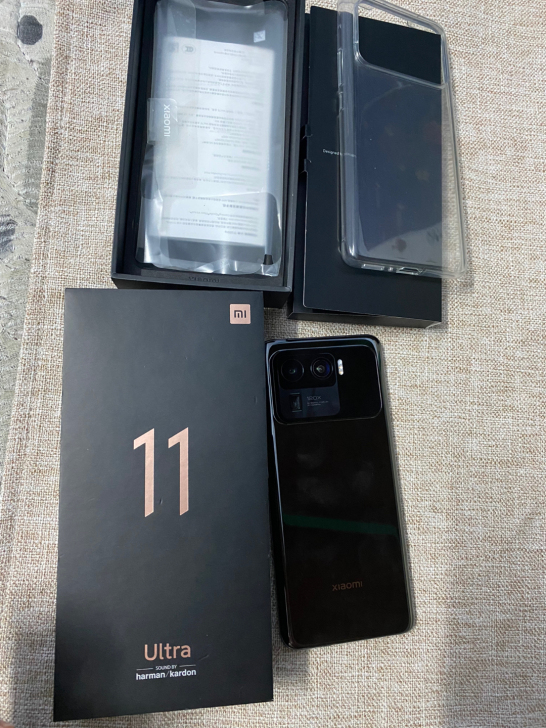 小米11ultra的8+256无锁,盒子在...